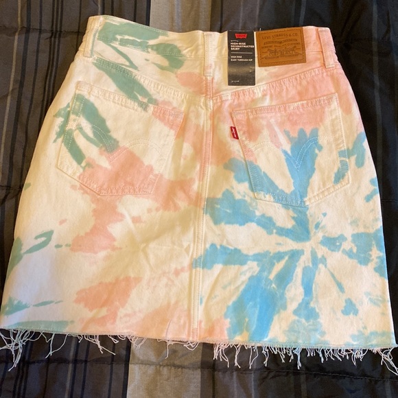 Levi’s tie dye Great for Summer jean skirt size 28 - Picture 4 of 5